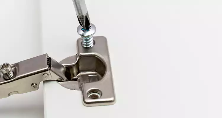 Screen Door Hinge Repair in Deltona, FL