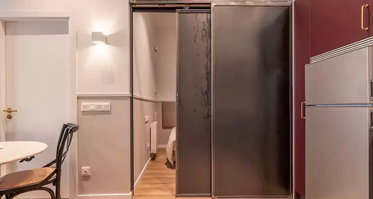 We Fix Closet Sliding Door in Deltona, FL