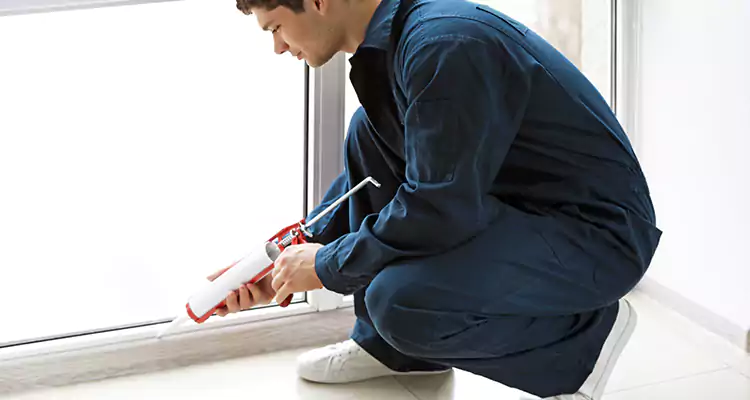 Window Glass Caulk Repair in Deltona, FL