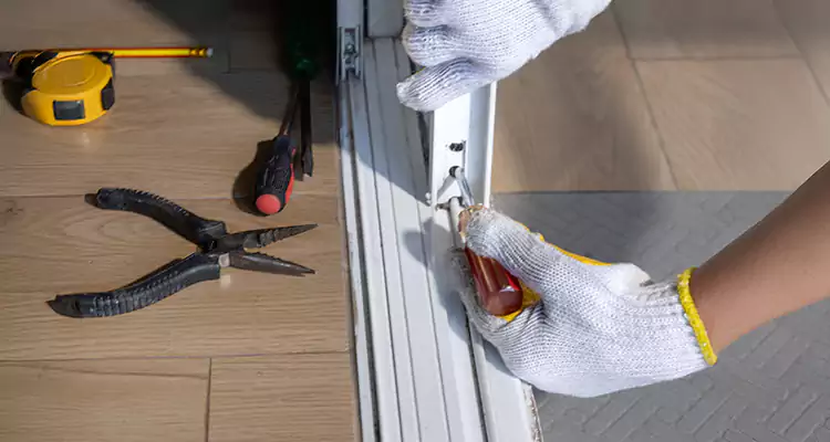 Closet Sliding Door Track Repair in Deltona, FL