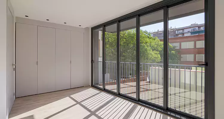 Fix Sliding Screen Door Track in Deltona, FL